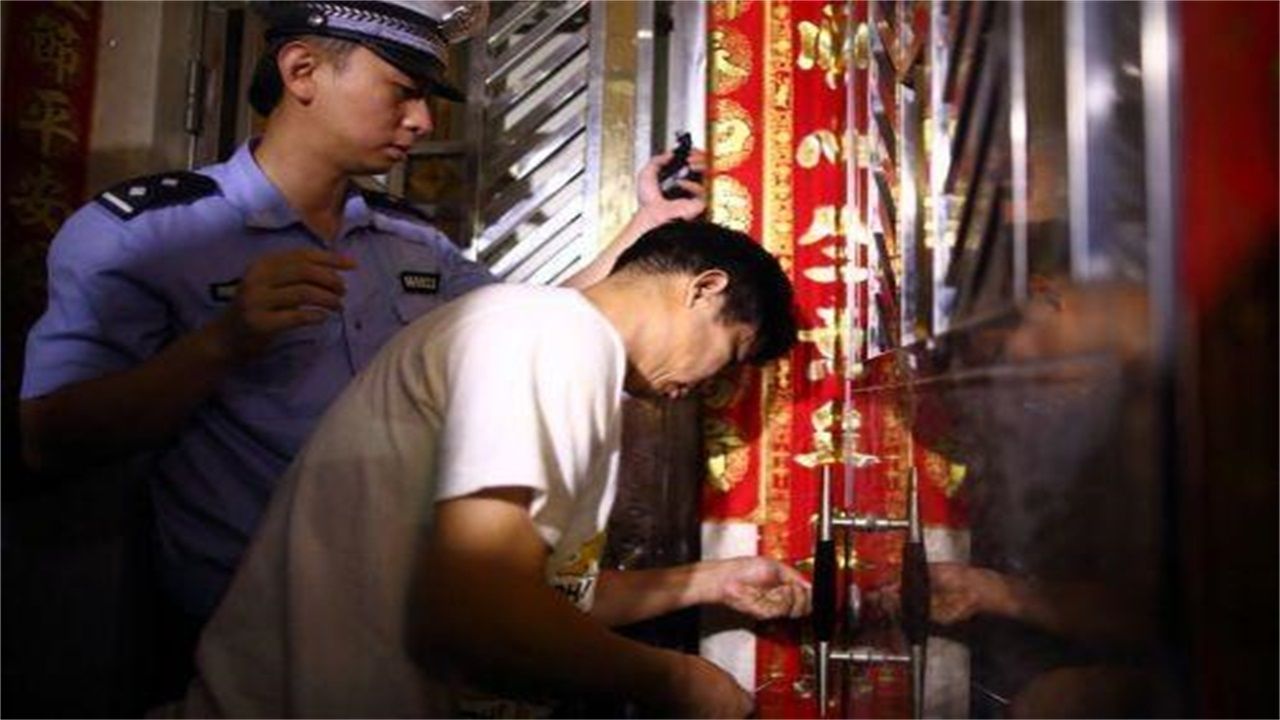 长春请开锁师傅开了锁后，师傅为什么一般都不进门，就算主人请也不进去？